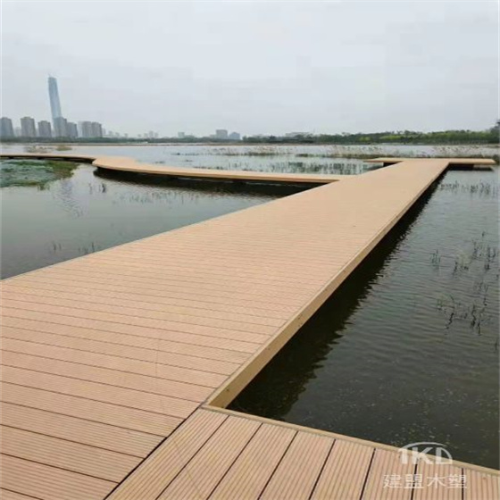 北京水上木塑栈道